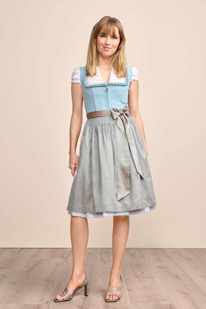 dirndl-emmeline-krueger-madl-415769-060-0081-hellblau-dquadrat_1