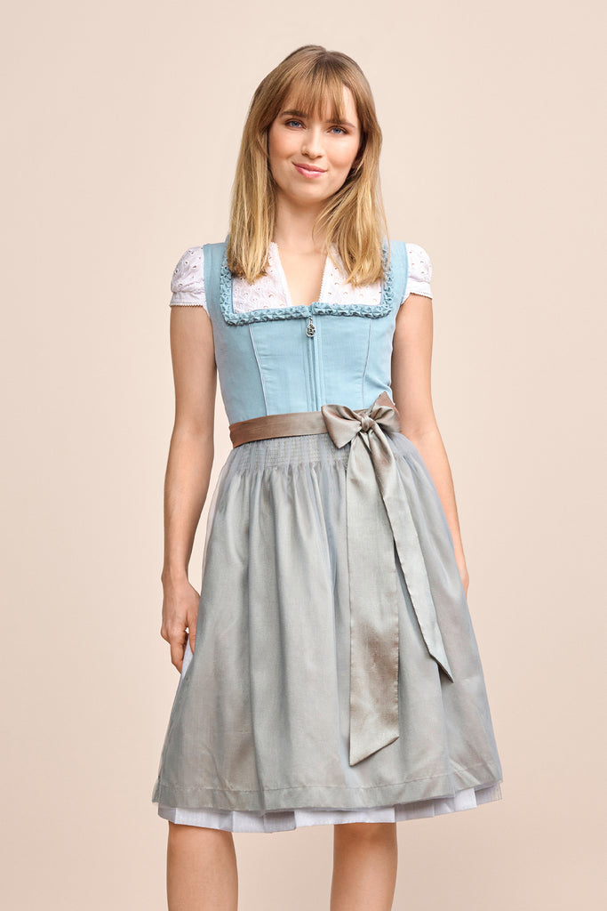 dirndl-emmeline-krueger-madl-415769-060-0081-hellblau-dquadrat_3