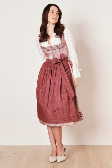  Analyzing image    dirndl-enrica-collection-krueger-beere-112866-070-0031-dquadrat_12